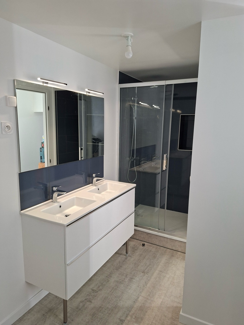 Transformation d’une cuisine en salle de bain à Cherbourg | AVP Rénovation